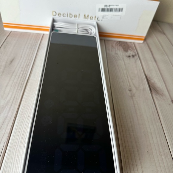 Wall Mounted Sound Level Meter 30‑130dB 11in 4 In 1 Decibel Meter For Classroom - Picture 3 of 5